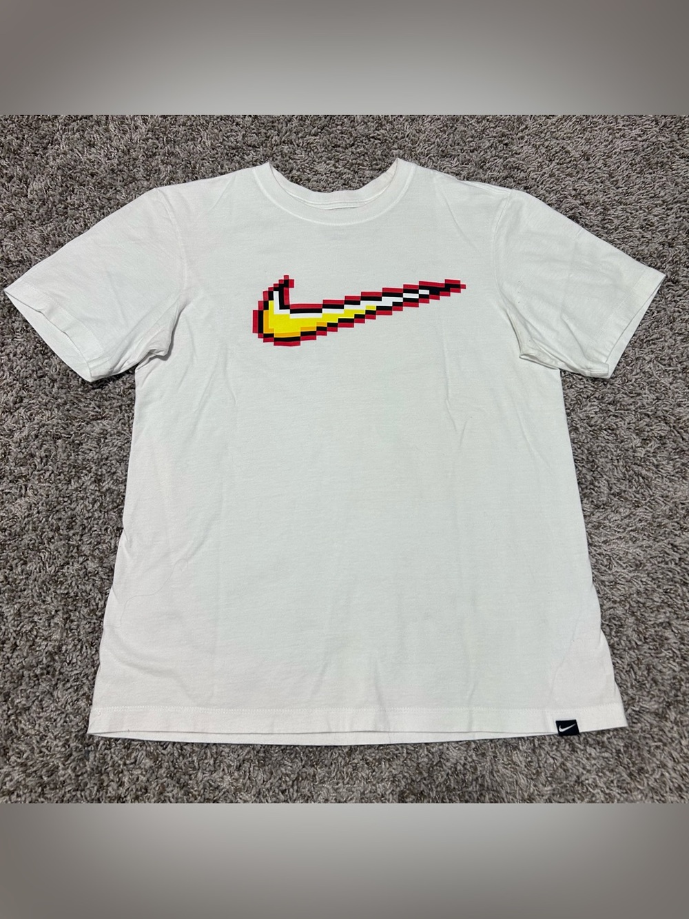 THE NIKE TEE RETRO 8-BIT PIXEL SWOOSH T-SHIRT White Graphic SMALL S